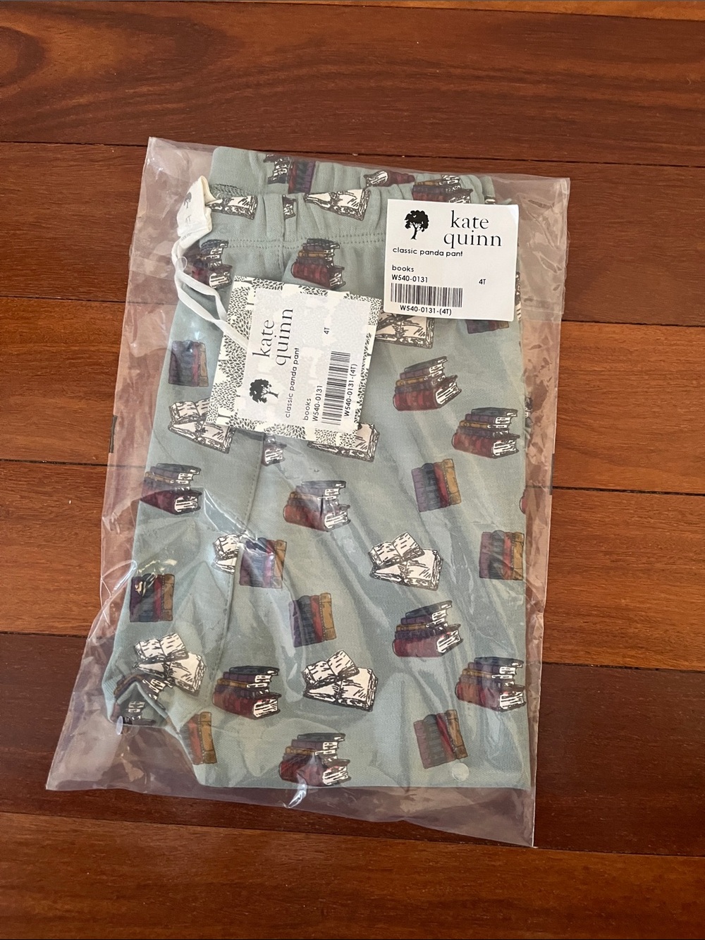 NWT kate quinn Sage Green Book-Print Pajama Pants